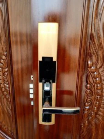 Hình ảnh lắp đặt khóa Dessmann S510-II