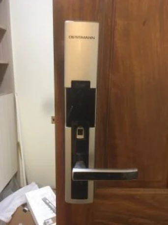 Hình ảnh lắp đặt khóa Dessmann S510-II