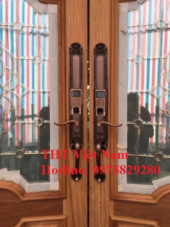 Khóa vân tay cho cửa đại sảnh biệt thự cao cấp