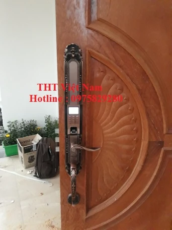 Khóa vân tay cửa chính dành cho biệt thự, nhà riêng