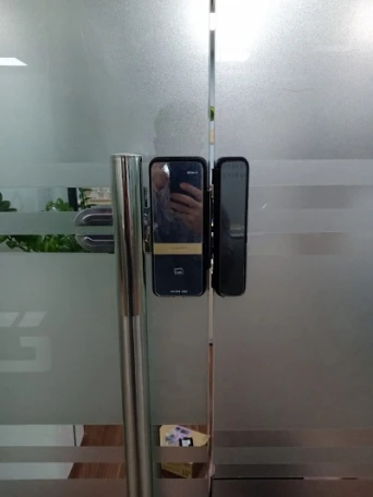 Khóa vân tay cửa kính có những ưu điểm gì?