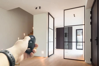 Khóa vân tay cửa kính có những ưu điểm gì?