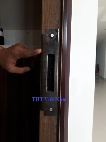 Lắp đặt khóa vân tay Chung Cư Mipec Long Biên