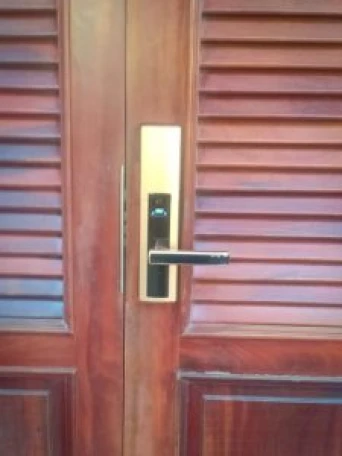 Lắp đặt khóa vân tay Dessmann ( Đức) tại Nha Trang