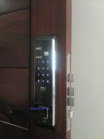 Lắp khóa - Chung cư Green Star, Phạm Văn Đồng, Hà Nội