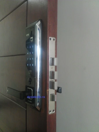 Lắp khóa - Chung cư Green Star, Phạm Văn Đồng, Hà Nội