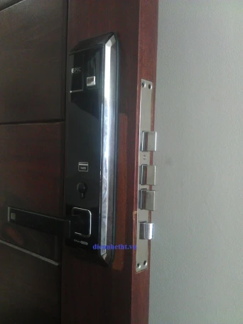 Lắp khóa - Chung cư Green Star, Phạm Văn Đồng, Hà Nội