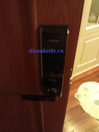 Lắp khóa-EUROWINDOW -Trần Duy Hưng, Cầu Giấy, Hà Nội