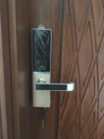 Nên dùng khóa cửa vân tay của hãng nào tốt nhất?