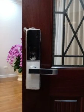 Nên dùng khóa cửa vân tay của hãng nào tốt nhất?