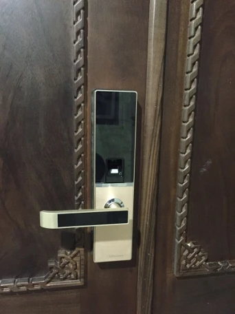 Quy trình thay thế và lắp đặt khoá cửa thông minh